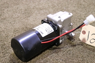 USED MOTORHOME VENTURE 9600A SLIDE OUT MOTOR FOR SALE