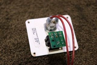 USED RV/MOTORHOME BED LIFT CONTROL KEY & SWITCH PANEL AT142-40 FOR SALE