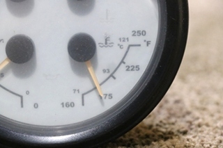 USED RV 101592 4 IN 1 FUEL / TEMP / OIL / TEMP DASH GAUGE FOR SALE