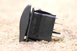 USED MOTORHOME GREEN LIGHT BAR V8D1 BLACK ROCKER SWITCH FOR SALE