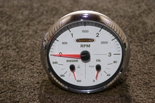USED 3 IN 1 FREIGHTLINER TACH / ENGINE / OIL DASH GAUGE 7774-10001-01