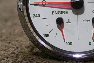 USED 3 IN 1 FREIGHTLINER TACH / ENGINE / OIL DASH GAUGE 7774-10001-01