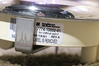 USED 7774-10002-01 3 IN 1 FREIGHTLINER SPEED / FUEL / VOLT DASH GAUGE