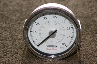 USED W22-00019-000 FREIGHTLINER SPEEDOMETER DASH GAUGE