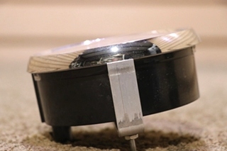 USED 3 IN 1 MEDALLION 8640-40014-19 TACH / FRONT / REAR DASH GAUGE