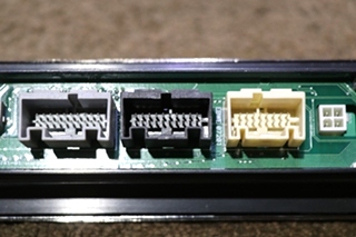 USED 1539-10233-19 MEDALLION WARNING LIGHT BAR