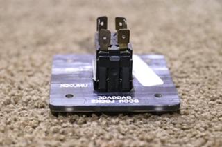 USED BAGGAGE DOOR LOCKS SWITCH PANEL