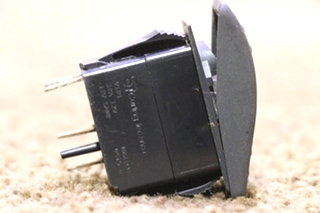 USED V1D1 CEILING LIGHT SWITCH