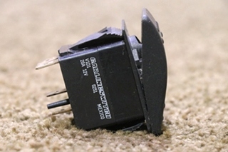 USED MAP LIGHT V1D1 DASH SWITCH