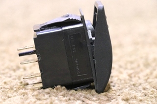 USED MAP LIGHT DASH SWITCH V4D1