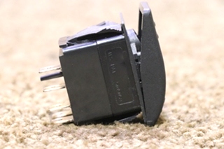 USED MAP LIGHT DASH SWITCH V4D1