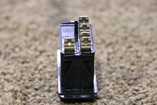 USED MAP LIGHT DASH SWITCH V4D1