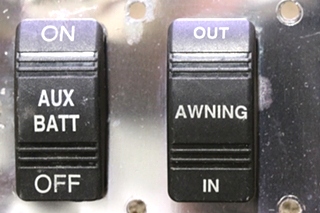 USED BATT / AWNING / LIGHTS TRIPLE SWITCH PANEL