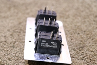 USED BATT / AWNING / LIGHTS TRIPLE SWITCH PANEL