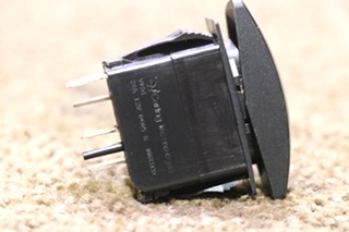 USED STEP COVER DASH SWITCH V8D1