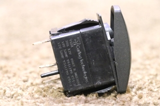 USED V1D1 MIRROR HEAT DASH SWITCH