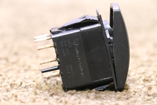 USED CEILING LIGHT DASH SWITCH V4D1