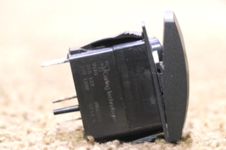 USED MAP LIGHT V1D1 DASH SWITCH