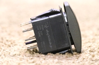 USED POWER WINDOW DASH SWITCH 