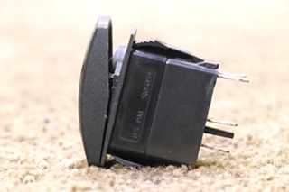 USED V1D1 MIRROR HEAT DASH SWITCH