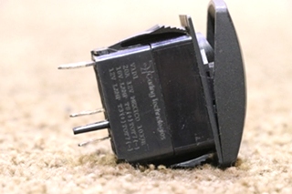 USED V1D1 MIRROR HEAT DASH SWITCH