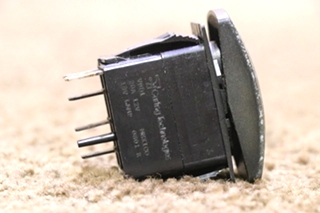 USED V8D1 UP / DOWN PASS SHADE DASH SWITCH