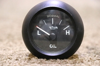 USED FREIGHTLINER OIL. PRESS DASH GAUGE W22-00005-000 