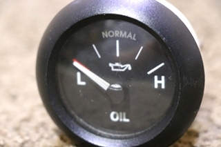 USED FREIGHTLINER OIL. PRESS DASH GAUGE W22-00005-000 