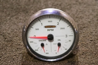 USED FREIGHTLINER 3 IN 1 TACH / ENGINE / OIL DASH GAUGE 6913-00170-19