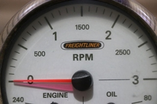 USED FREIGHTLINER 3 IN 1 TACH / ENGINE / OIL DASH GAUGE 6913-00170-19