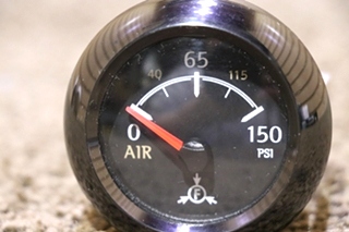 USED MEDALLION 16622901 FRONT AIR DASH GAUGE